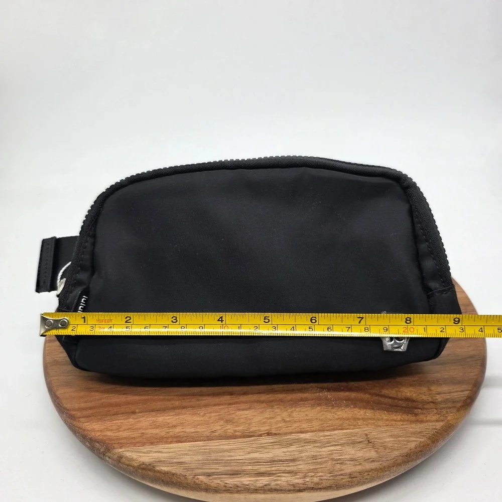 Lululemon Everywhere Belt Bag 1L Black Waist Pack Crossbody LU9AX2S NWT - Picture 8 of 10